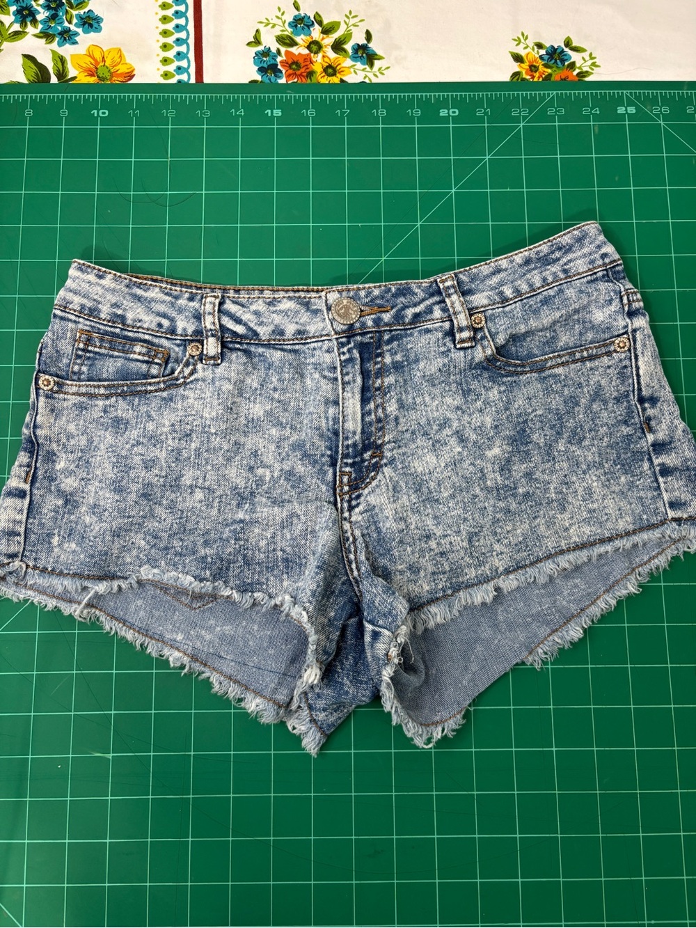 Wax Jean Women’s Light Acid Wash Denim Cutoff Shorts Booty Shorts Low Rise